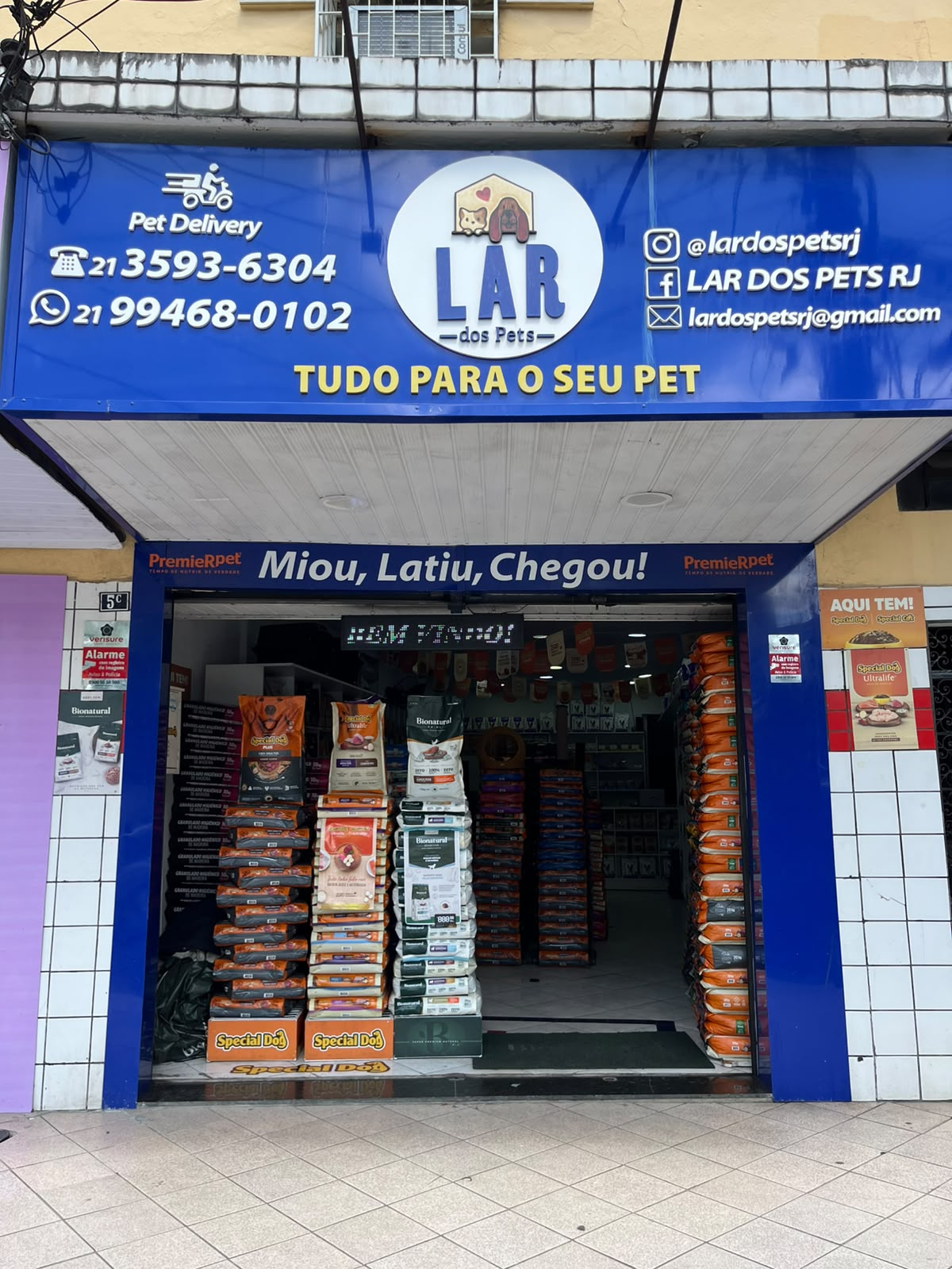 Fachada do Lar dos Pets na Taquara